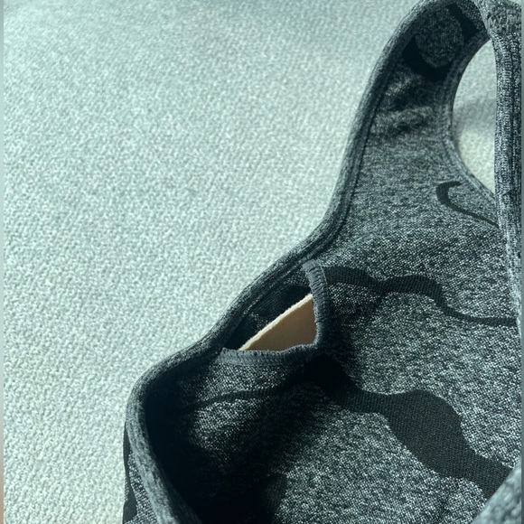 2 Piece Workout Set - Seamless High Waist Running Shorts & Sports Bra - Picture 12 of 15